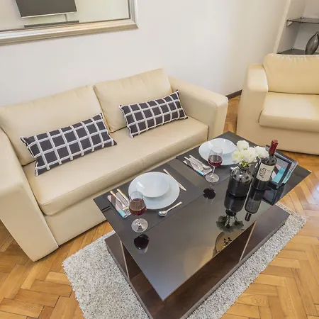 Apartman Little - Old Town 4 *